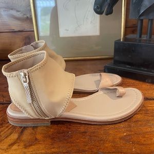 Donald Pliner Lily Leather Toe Ring Sandal Tan 7